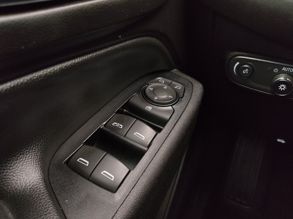 2018 Chevrolet Equinox in Wichita, KS 67207 - 18133791 27