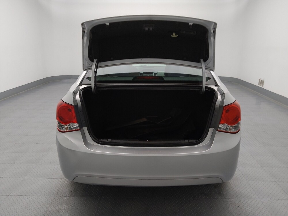 2014 Chevrolet Cruze in Topeka, KS 66611 - 18133793 29