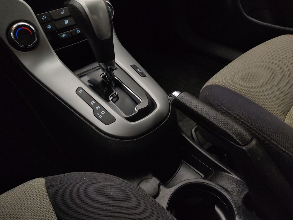 2014 Chevrolet Cruze in Topeka, KS 66611 - 18133793 26