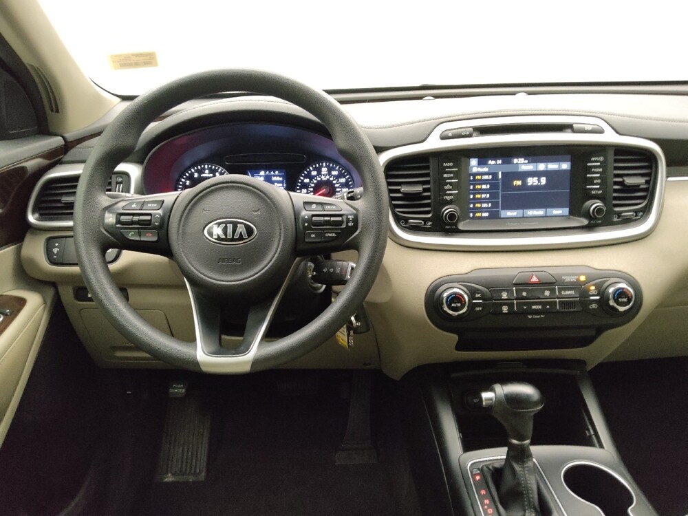 2018 Kia Sorento in Des Moines, IA 50310 - 18133796 22