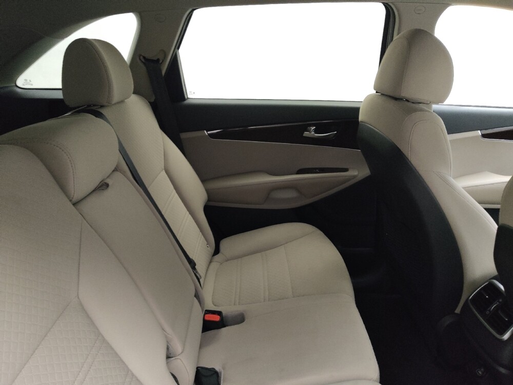 2018 Kia Sorento in Des Moines, IA 50310 - 18133796 19