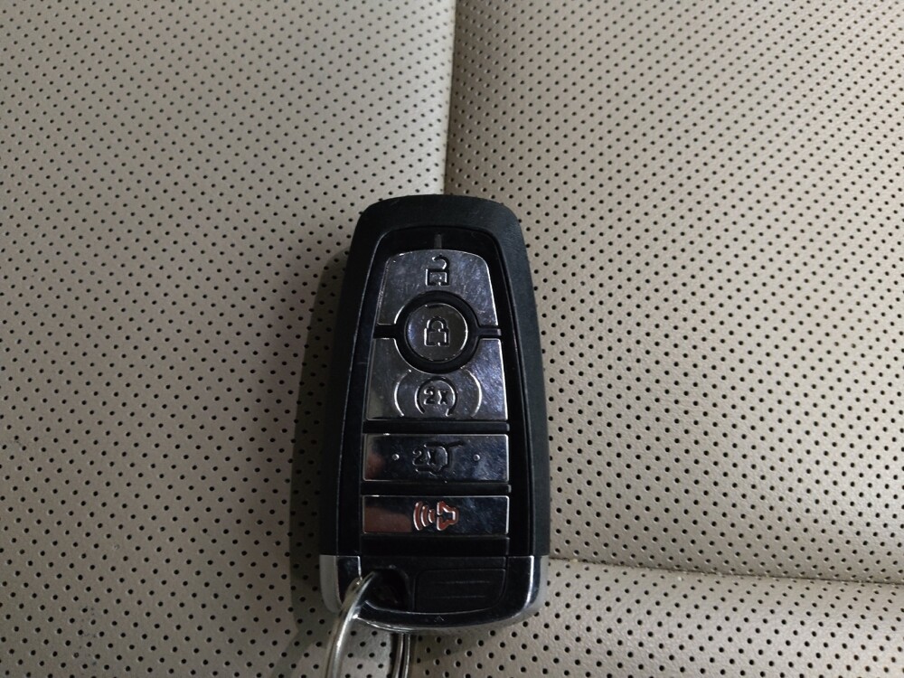 2020 Lincoln Corsair in Des Moines, IA 50310 - 18133800 32