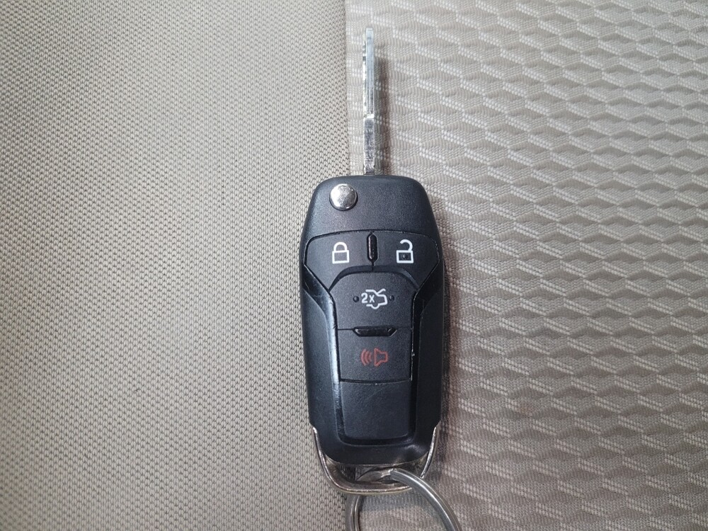 2022 Ford Explorer in Ft Wayne, IN 46805 - 18133804 32