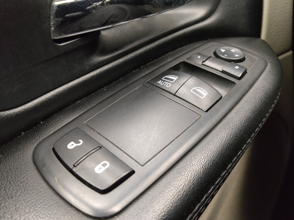 2016 Dodge Grand Caravan in Indianapolis, IN 46219 - 18133805 27