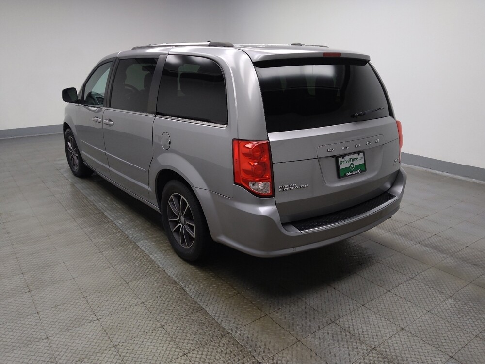 2017 Dodge Grand Caravan in Indianapolis, IN 46219 - 18133806 3