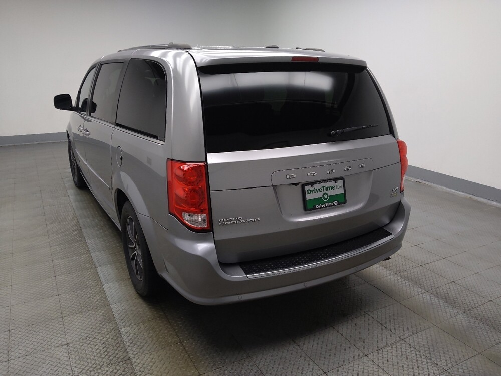 2017 Dodge Grand Caravan in Indianapolis, IN 46219 - 18133806 5