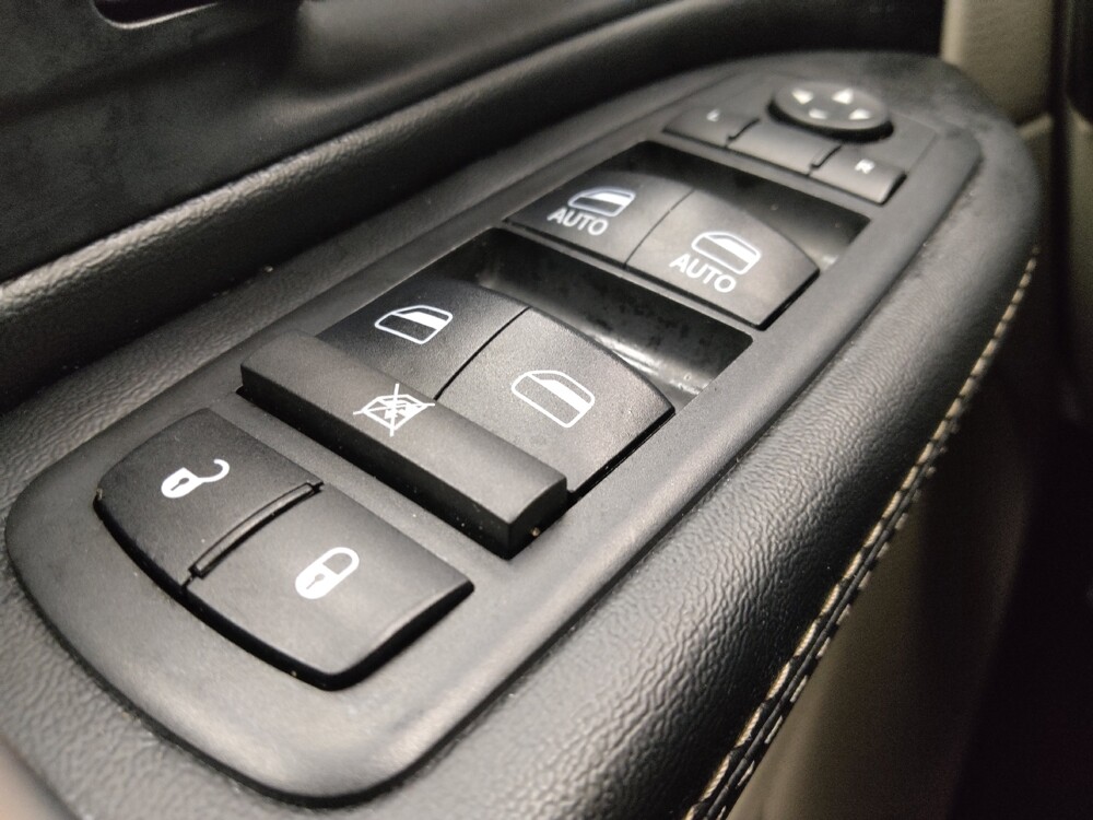 2017 Dodge Grand Caravan in Indianapolis, IN 46219 - 18133806 27