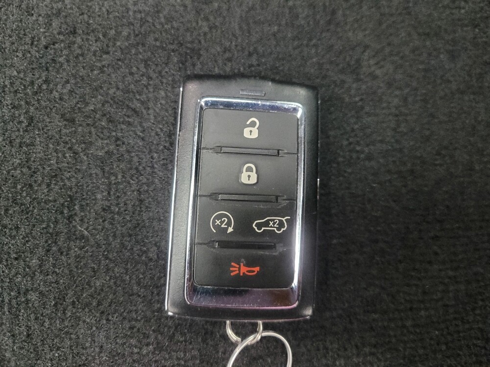 2022 Jeep Grand Cherokee in Indianapolis, IN 46219 - 18133807 32