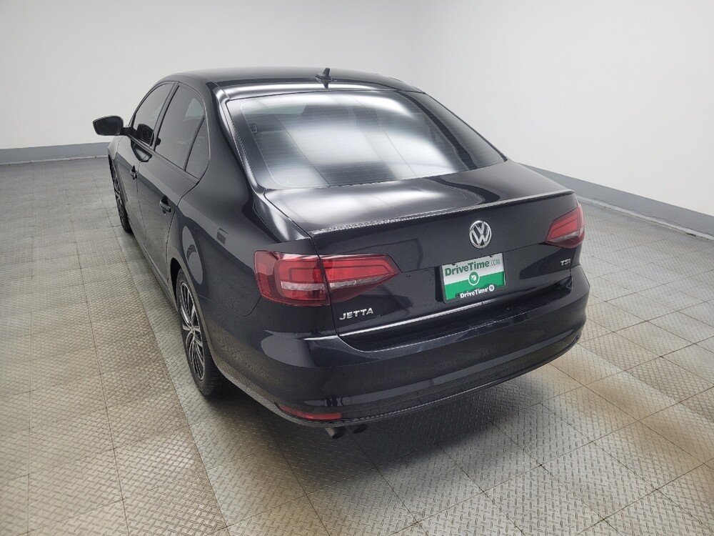 2016 Volkswagen Jetta in Indianapolis, IN 46219 - 18133808 5