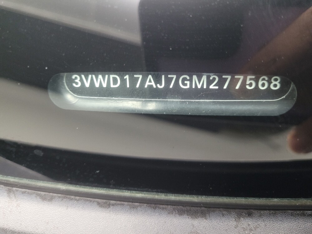 2016 Volkswagen Jetta in Indianapolis, IN 46219 - 18133808 33