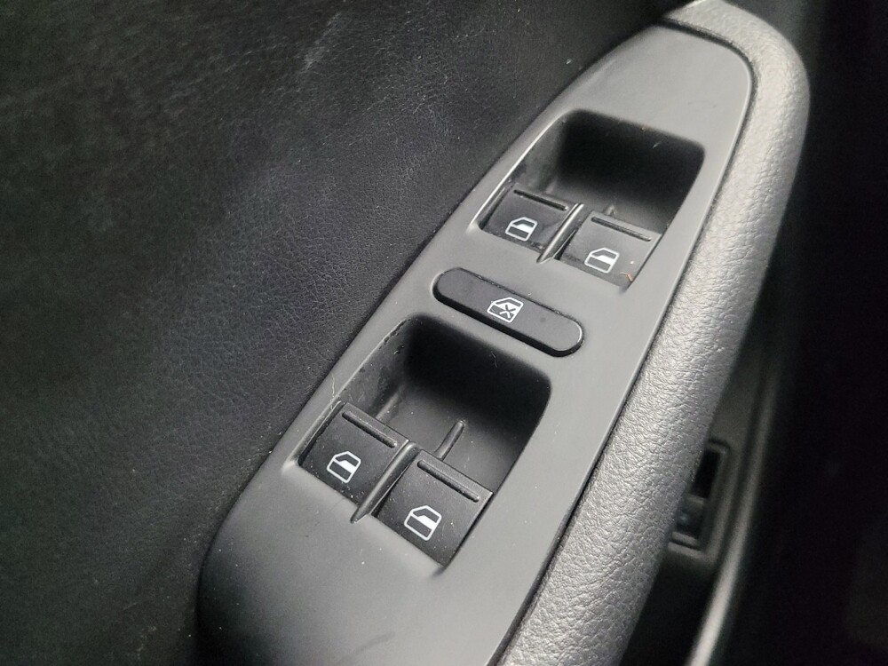 2016 Volkswagen Jetta in Indianapolis, IN 46219 - 18133808 27