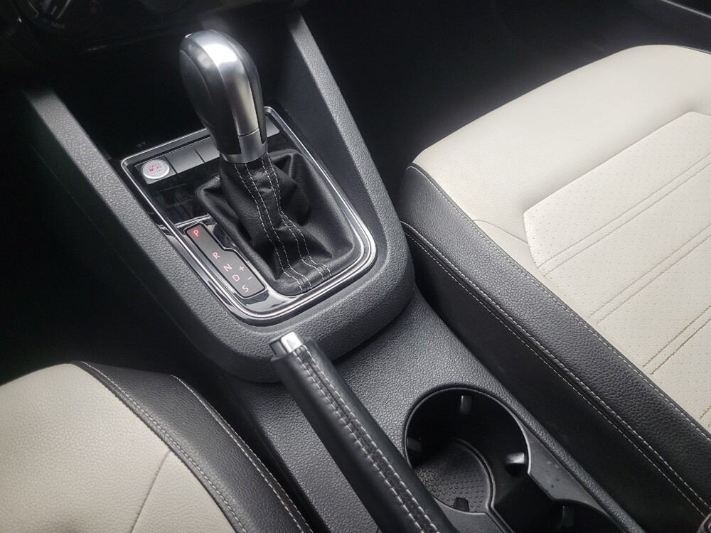 2016 Volkswagen Jetta in Indianapolis, IN 46219 - 18133808 26