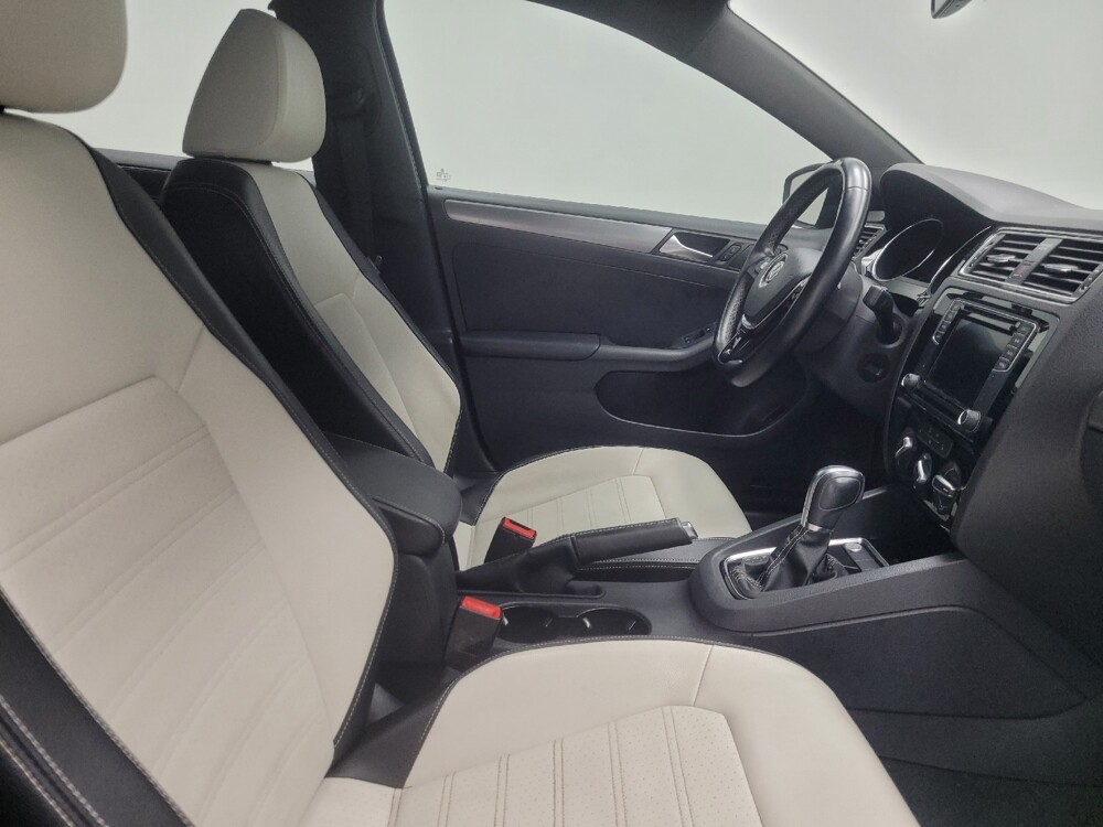 2016 Volkswagen Jetta in Indianapolis, IN 46219 - 18133808 21