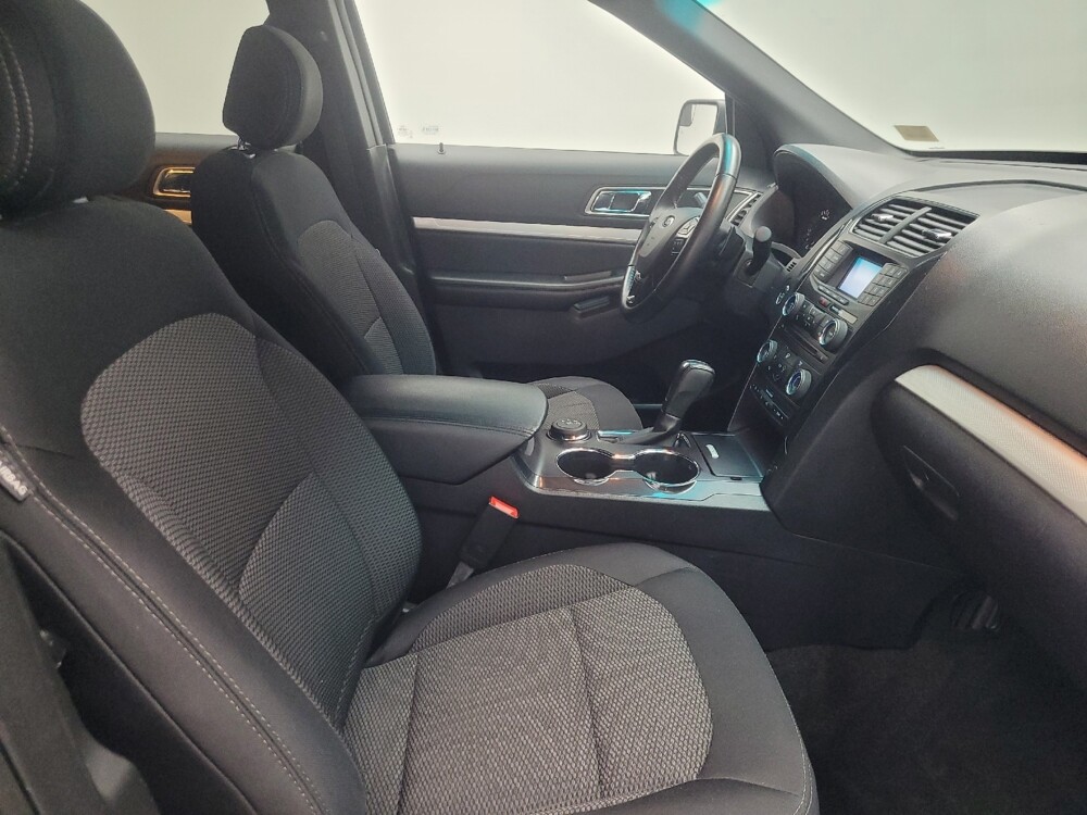 2017 Ford Explorer in Indianapolis, IN 46219 - 18133809 21