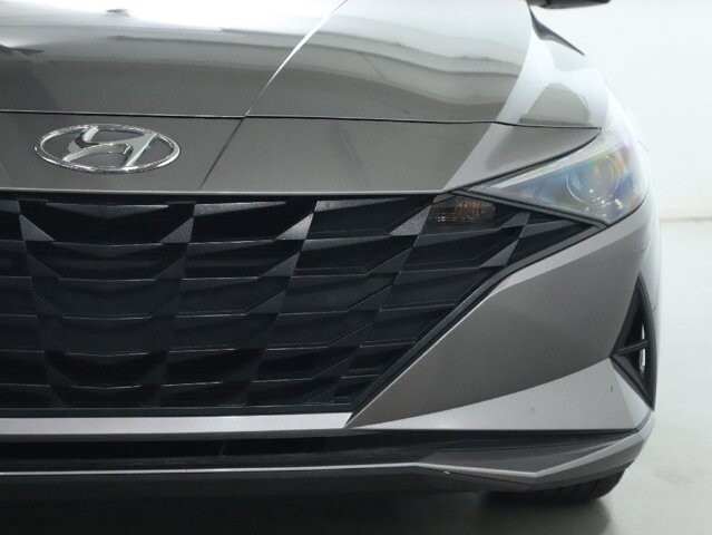 2023 Hyundai Elantra in Bedford, OH 44146 - 18133819 7