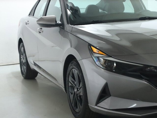 2023 Hyundai Elantra in Bedford, OH 44146 - 18133819 8