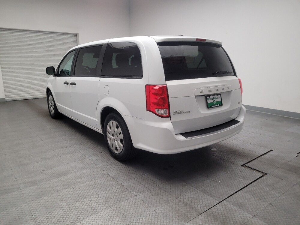 2019 Dodge Grand Caravan in Downey, CA 90241 - 18133862 5