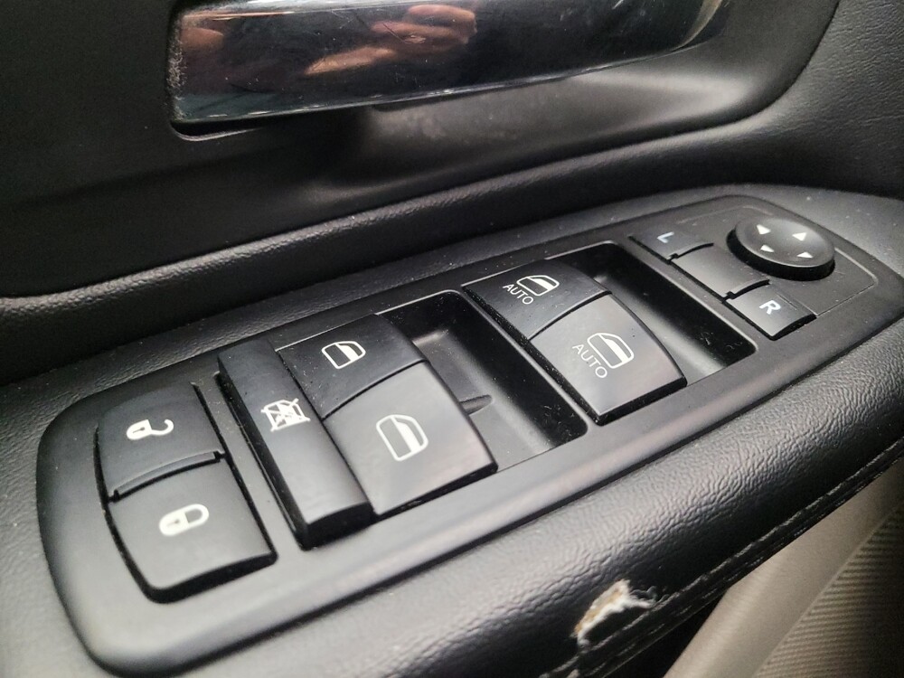 2019 Dodge Grand Caravan in Downey, CA 90241 - 18133862 27