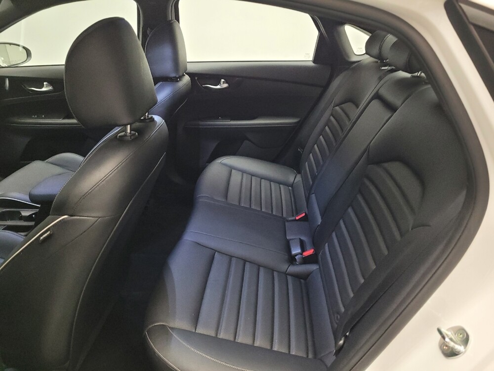 2022 Kia Forte in Downey, CA 90241 - 18133868 18