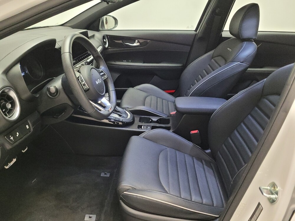 2022 Kia Forte in Downey, CA 90241 - 18133868 17