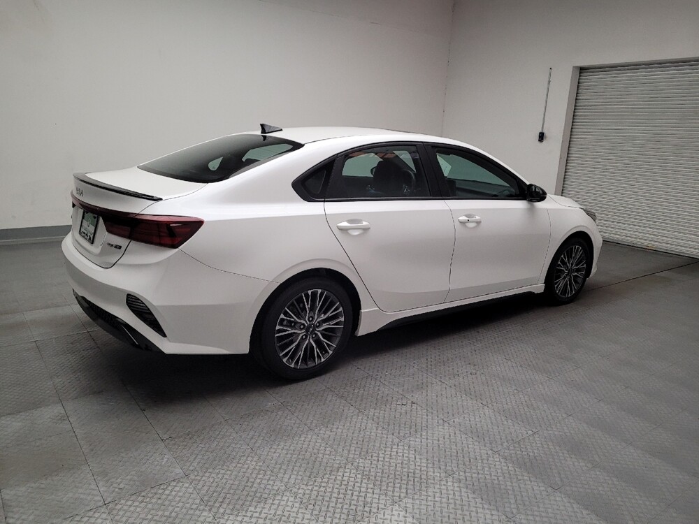 2022 Kia Forte in Downey, CA 90241 - 18133868 10