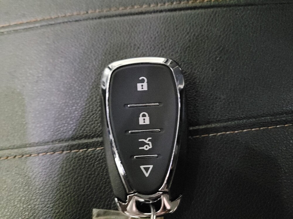 2021 Chevrolet Traverse in Montclair, CA 91763 - 18133870 32