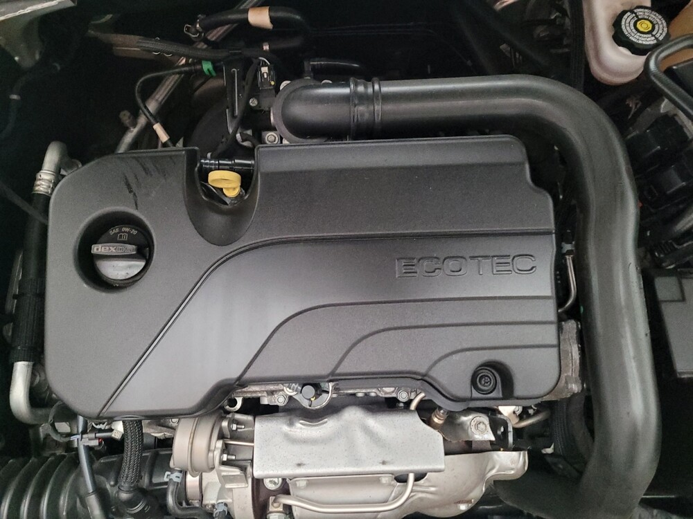 2022 Chevrolet Malibu in Downey, CA 90241 - 18133874 30