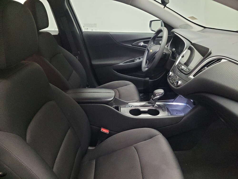 2022 Chevrolet Malibu in Downey, CA 90241 - 18133874 21