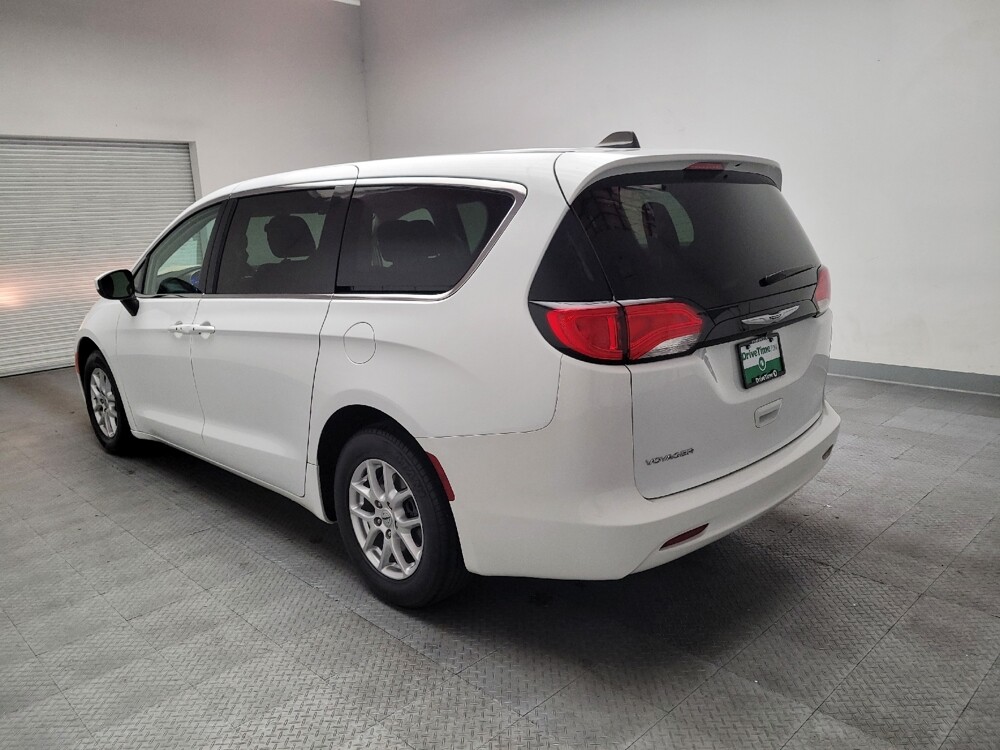 2022 Chrysler Voyager in Downey, CA 90241 - 18133879 5
