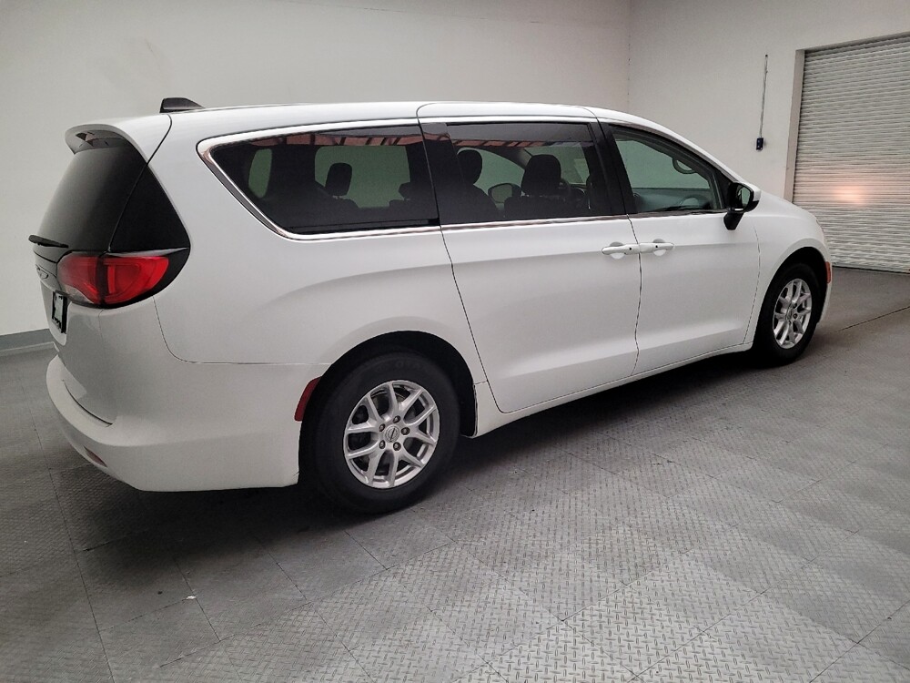 2022 Chrysler Voyager in Downey, CA 90241 - 18133879 10