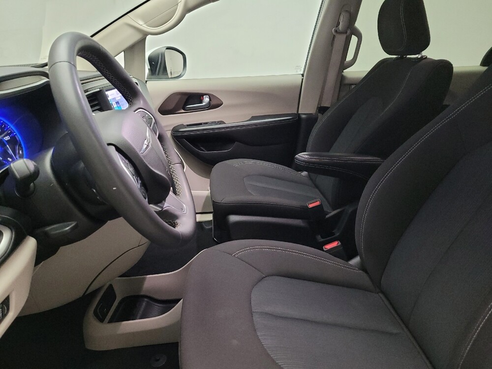2022 Chrysler Voyager in Downey, CA 90241 - 18133879 17