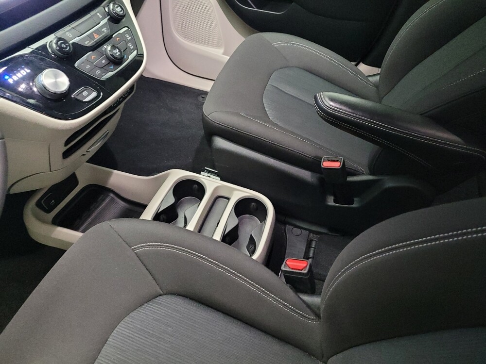 2022 Chrysler Voyager in Downey, CA 90241 - 18133879 26