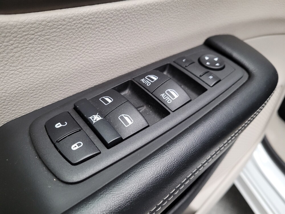 2022 Chrysler Voyager in Downey, CA 90241 - 18133879 27