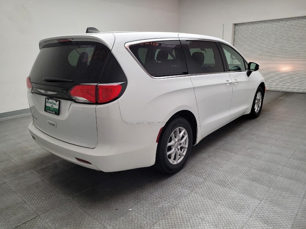 2022 Chrysler Voyager in Downey, CA 90241 - 18133879 9