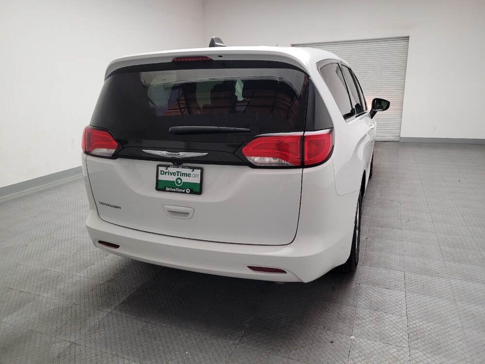 2022 Chrysler Voyager in Downey, CA 90241 - 18133879 7