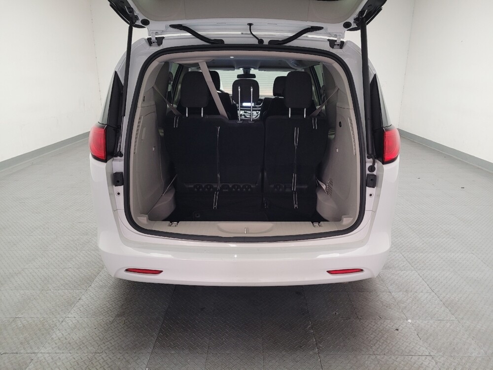 2022 Chrysler Voyager in Downey, CA 90241 - 18133879 29