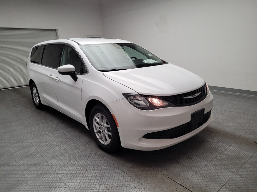 2022 Chrysler Voyager in Downey, CA 90241 - 18133879 13