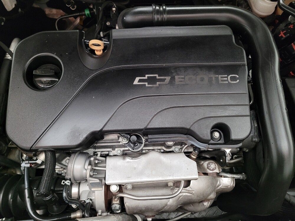 2018 Chevrolet Malibu in Montclair, CA 91763 - 18133880 30