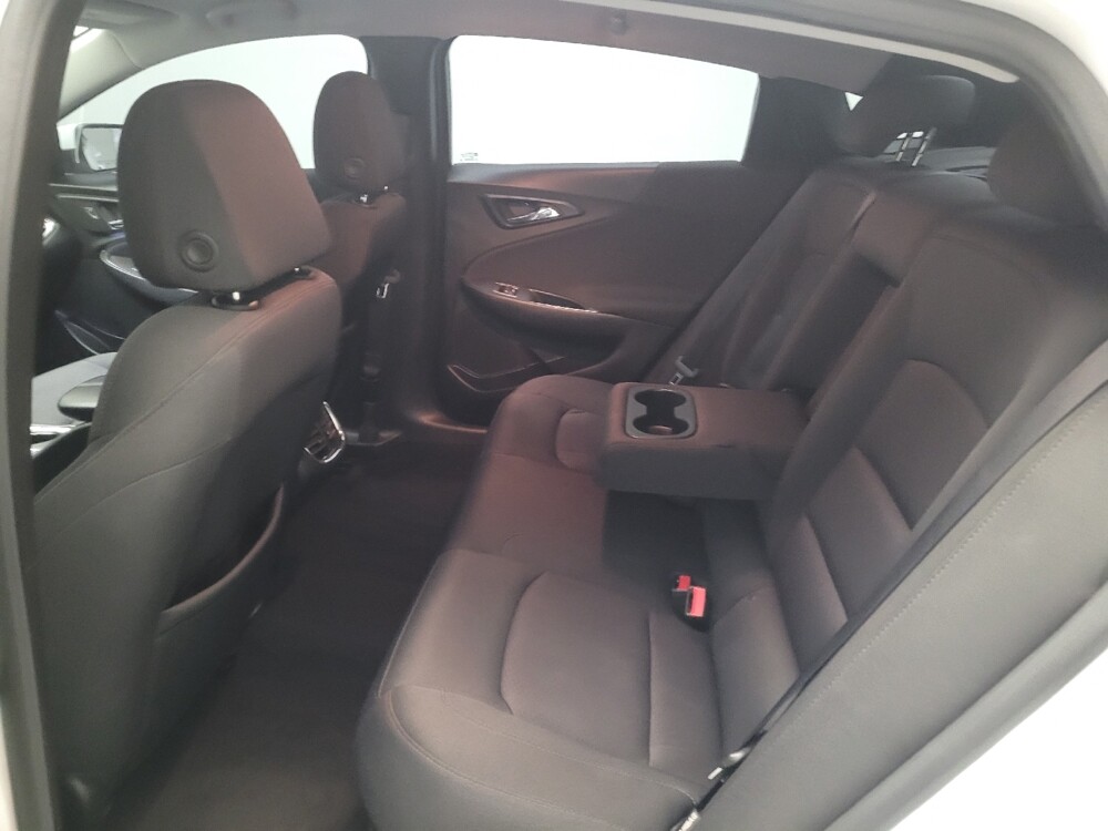 2018 Chevrolet Malibu in Montclair, CA 91763 - 18133880 18