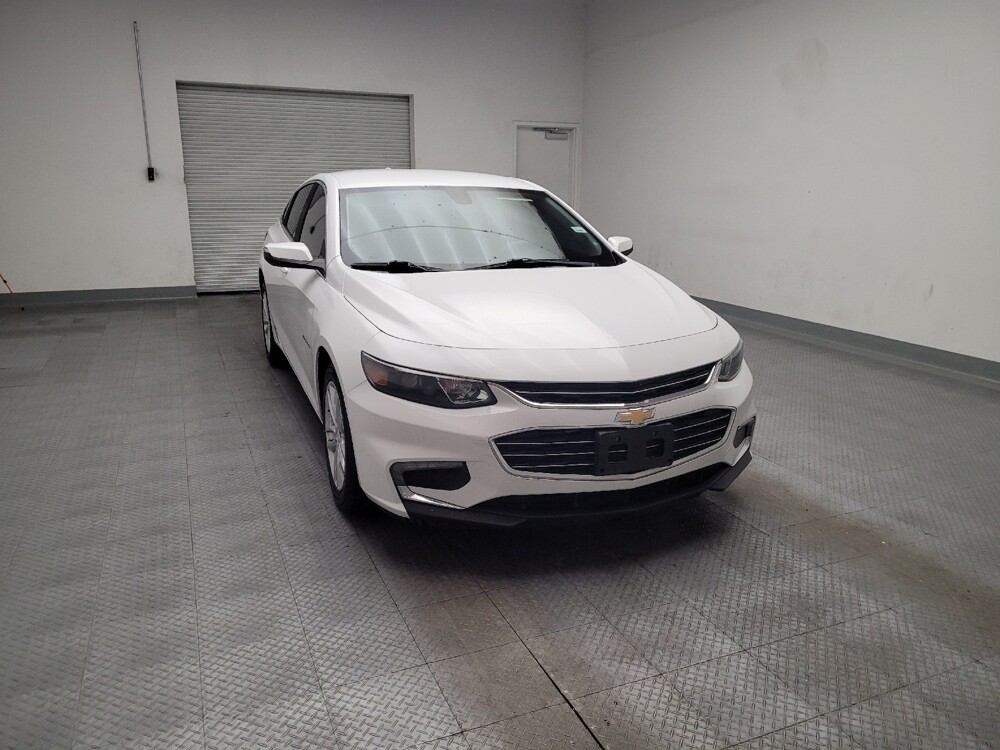 2018 Chevrolet Malibu in Montclair, CA 91763 - 18133880 14