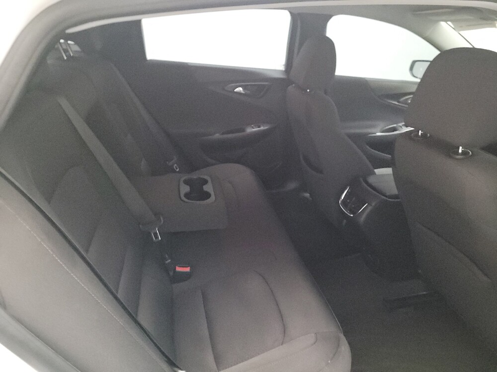 2018 Chevrolet Malibu in Montclair, CA 91763 - 18133880 19