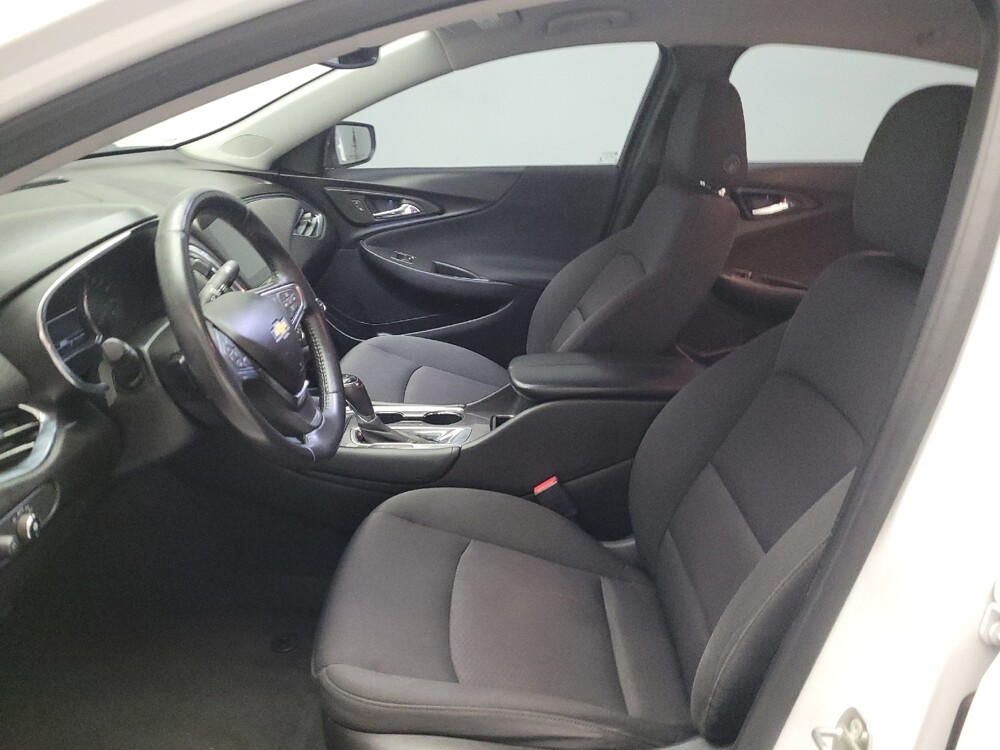 2018 Chevrolet Malibu in Montclair, CA 91763 - 18133880 17