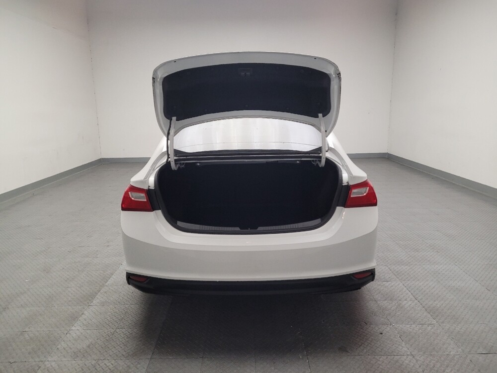 2018 Chevrolet Malibu in Montclair, CA 91763 - 18133880 29