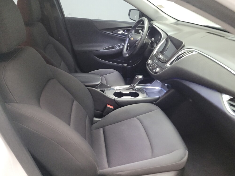 2018 Chevrolet Malibu in Montclair, CA 91763 - 18133880 21