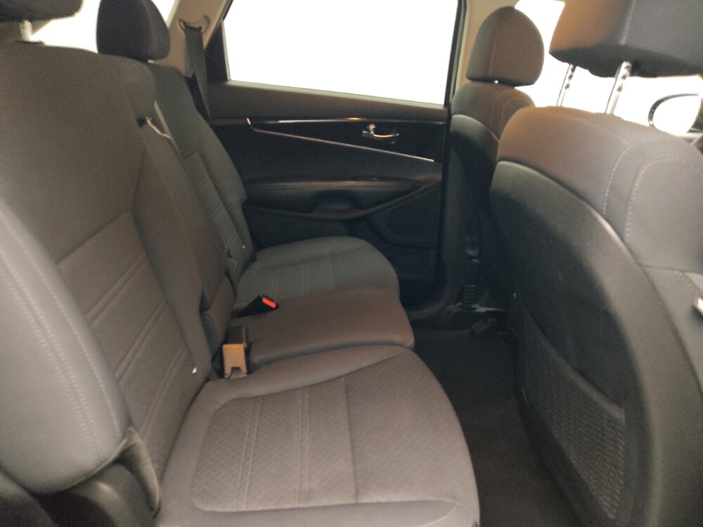 2018 Kia Sorento in Jackson, MS 39211 - 18133902 19