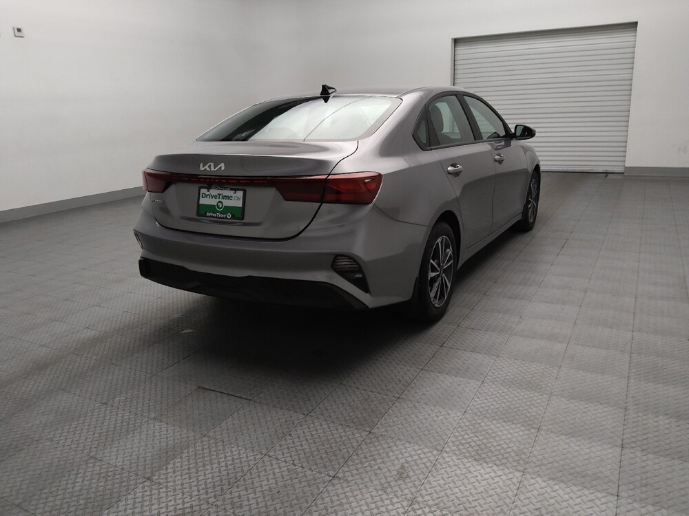 2024 Kia Forte in Arlington, TX 76011 - 18133947 9