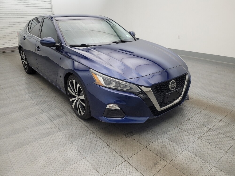 2019 Nissan Altima in Glendale, AZ 85301 - 18133967 13