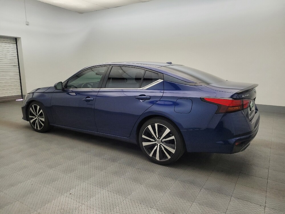2019 Nissan Altima in Glendale, AZ 85301 - 18133967 3