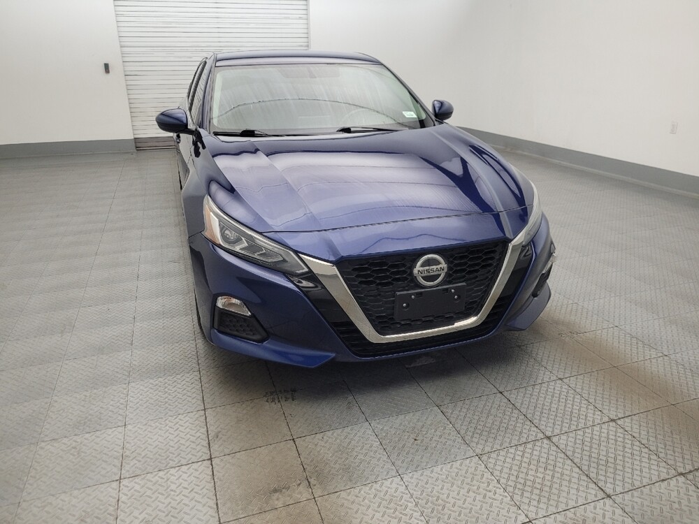2019 Nissan Altima in Glendale, AZ 85301 - 18133967 14