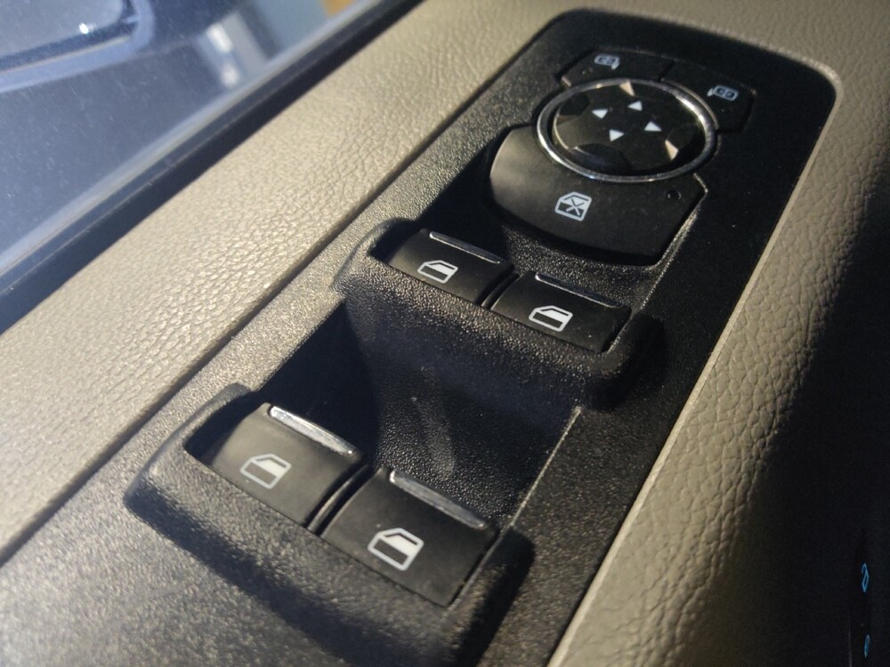 2018 Ford F150 in Glendale, AZ 85301 - 18133971 27